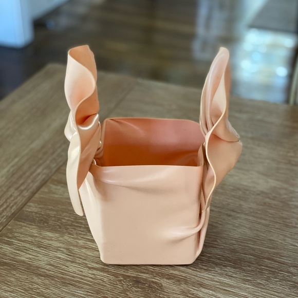 Vintage 1980s C.T. Design’s Pink Plastic Square Tissue Box Holder - Picture 12 of 14